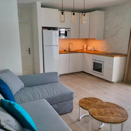 Casa Dante, Palmeras Iii * Tías